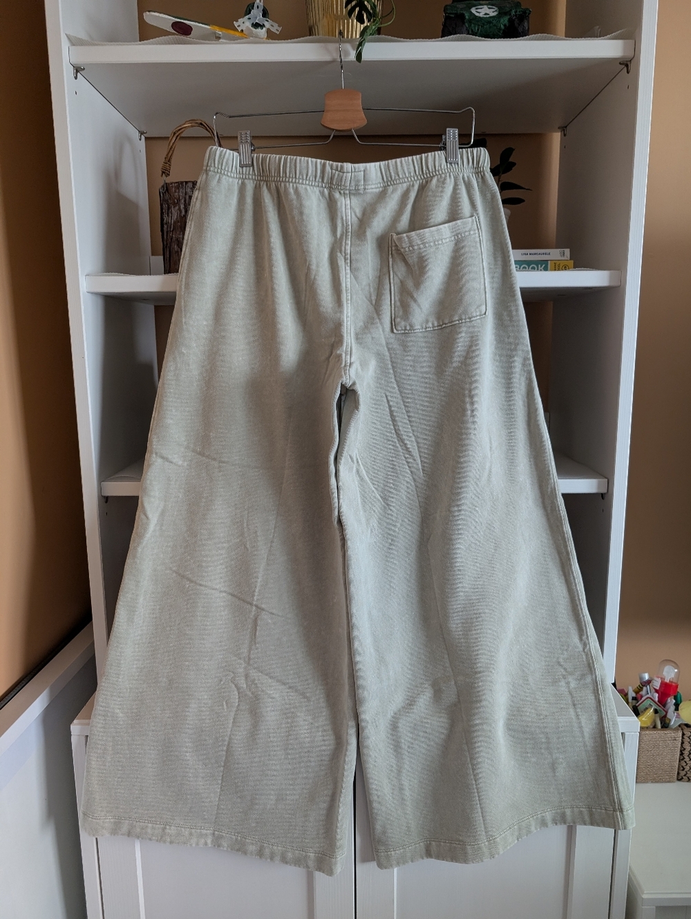 American Eagle AE Everyday Luxe Wide Leg Sweatpant - Picture 2 of 3